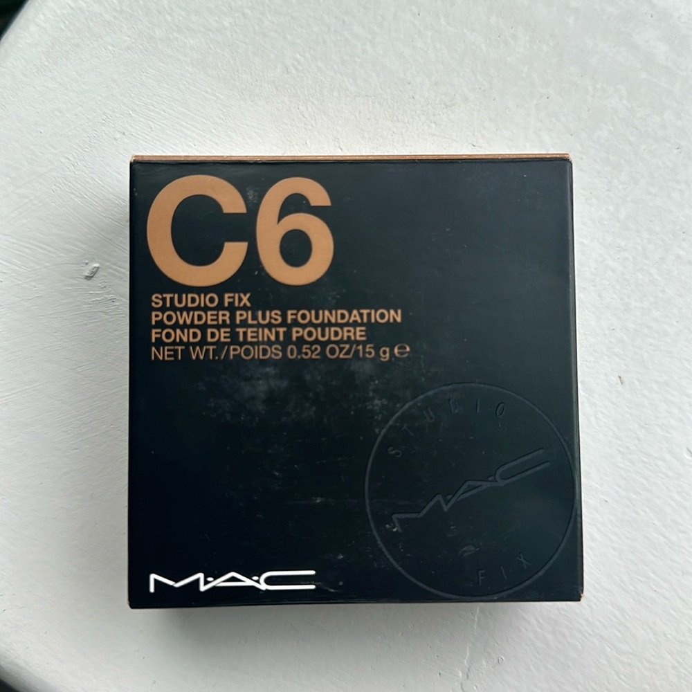 MAC Studio Fix Powder Plus Foundation